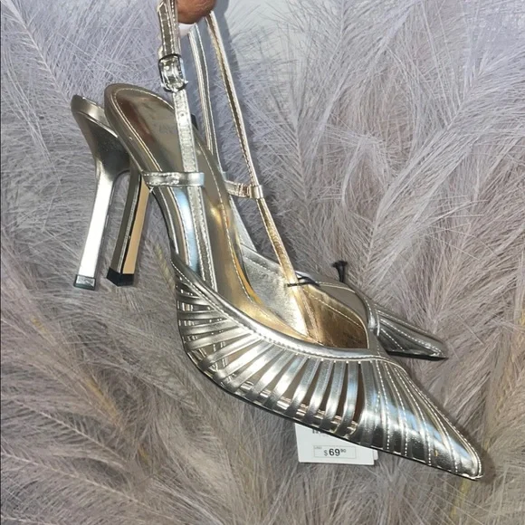 Zara Gold Pleated High Heels - Picture 2 of 4